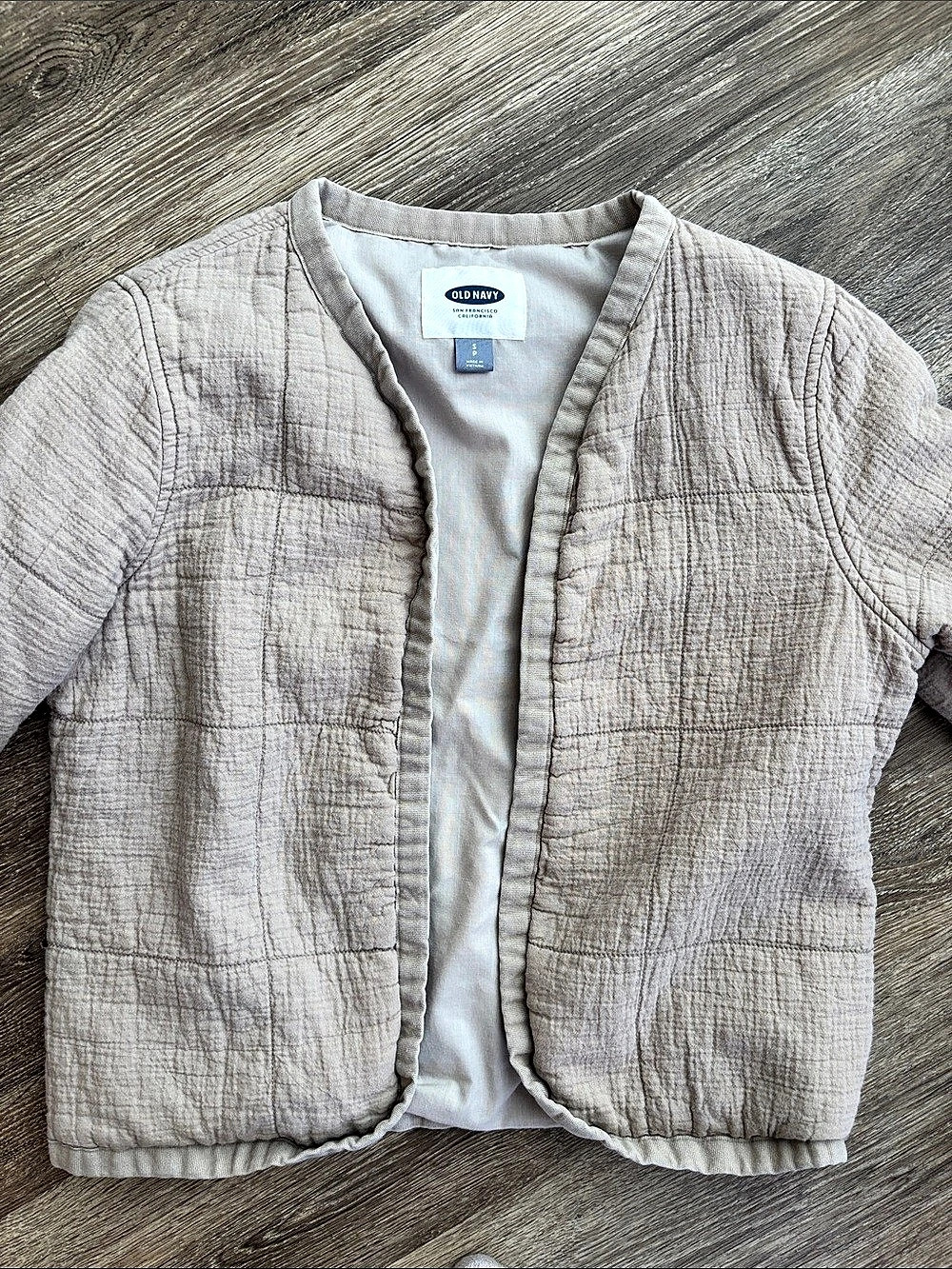 Old Navy Quilted Jacket in Beige Size Small Like New